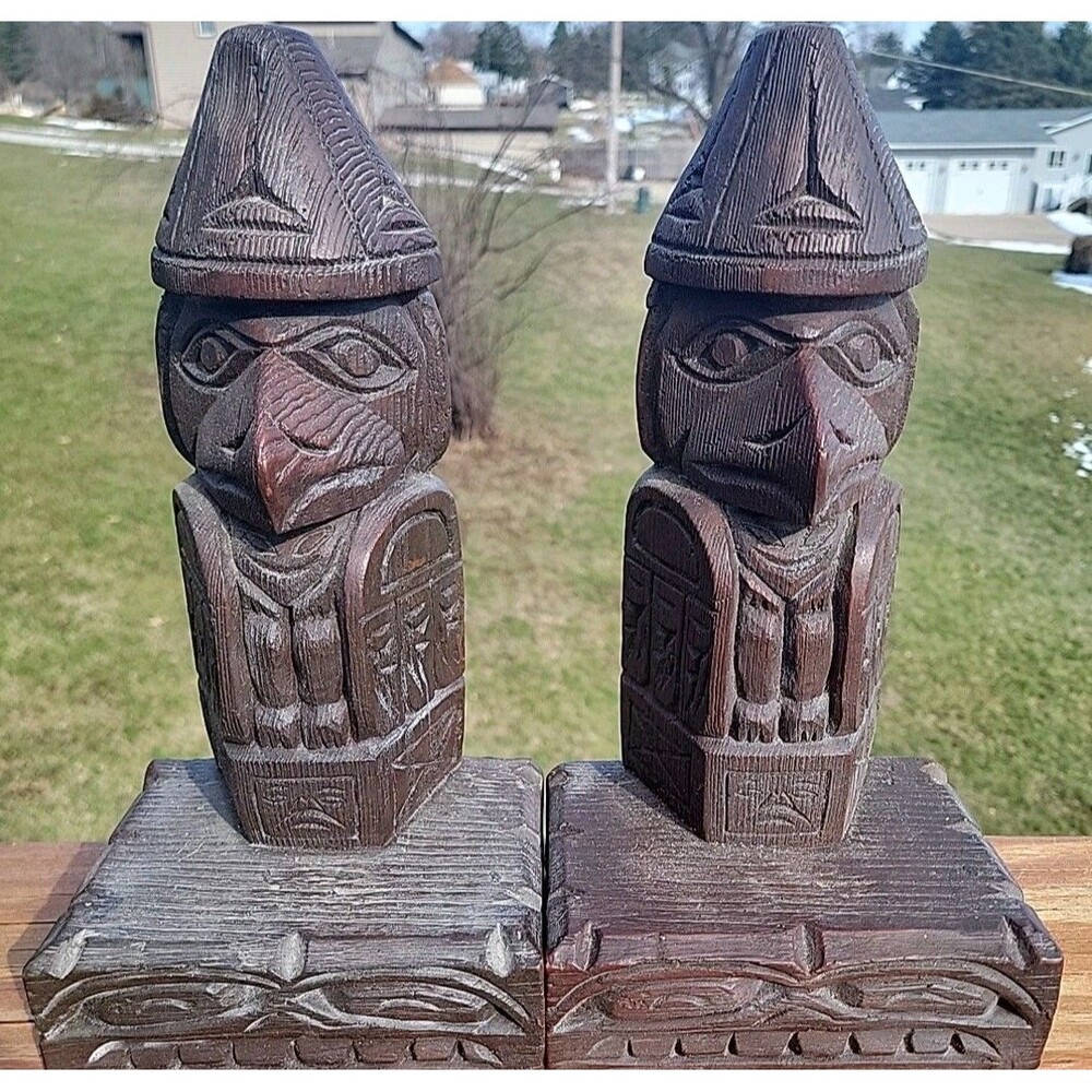 Alaska Totem pole by Creed Totems Anchorage Alaska 11 inches tall Bookends
